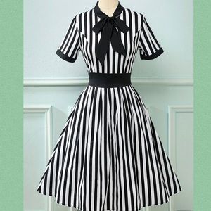 Zapaka - Black and White Striped Vintage Style 1950s Dress